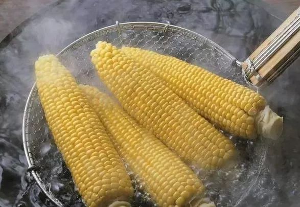 煮玉米图片 第3张