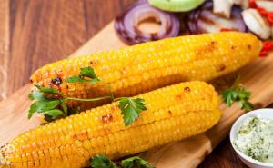 烤熟玉米图片 第2张