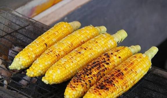 烤熟玉米图片 第6张