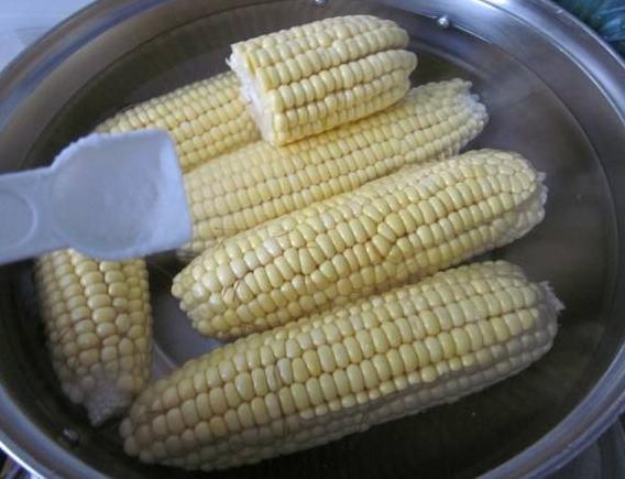 水煮玉米的图片 第2张