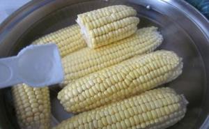 水煮玉米的图片 第2张