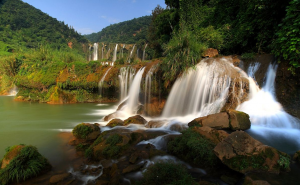 最美最霸气瀑布图片 第2张
