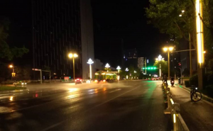 夜晚道路图片 第3张