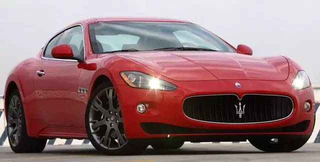 红色玛莎拉蒂跑车图片 第2张