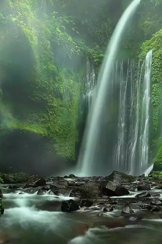 瀑布唯美图片 第3张