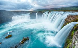 壮观瀑布美景图片 第2张