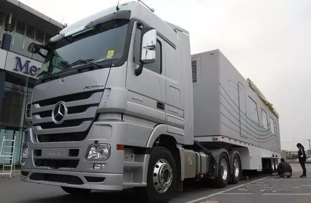 奔驰大货车图片 第5张