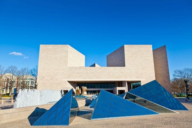 日本三角建筑图片 第1张