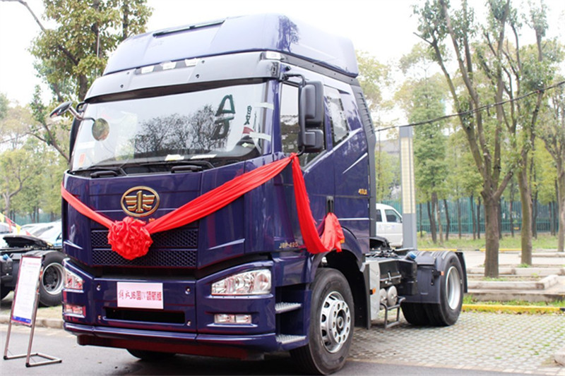 一汽解放牵引车图片 第6张