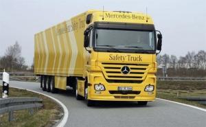奔驰货车图片 第7张