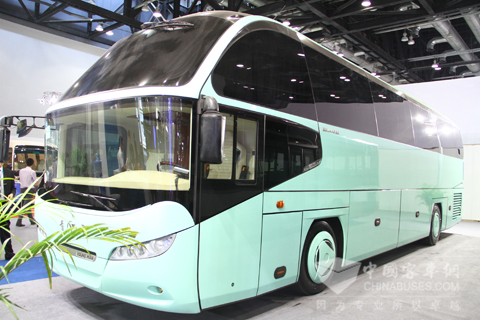 青年客车图片 第3张