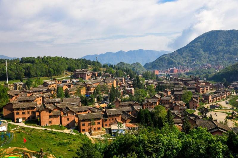 彝族特色建筑图片 第3张