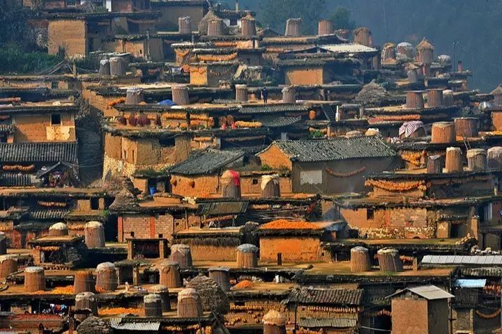 彝族特色建筑图片 第2张