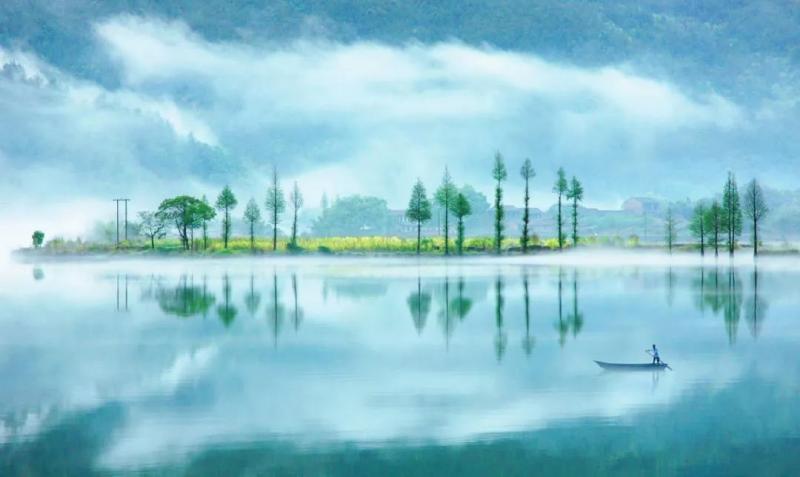 平静湖水图片 第4张