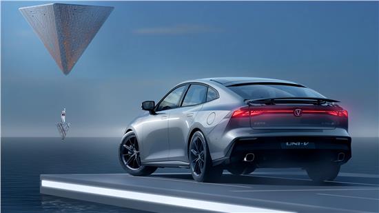 轿车长安UNI-V图片 第2张