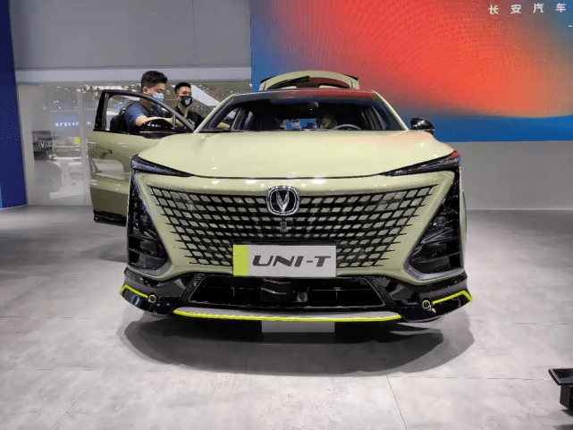 轿车长安UNI-V图片 第3张