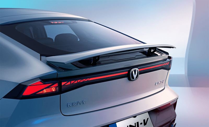 轿车长安UNI-V图片 第8张