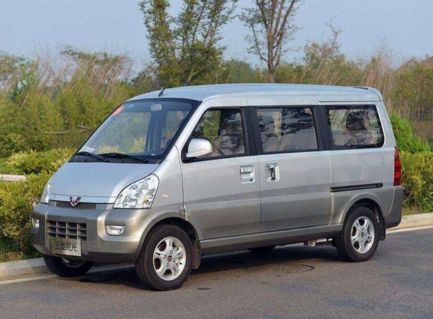 面包车五菱荣光图片 第4张