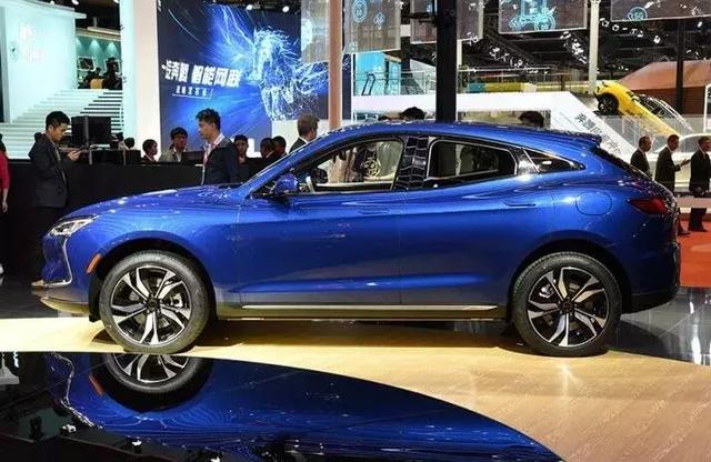 SUV赛力斯SF5 纯电动图片 第3张