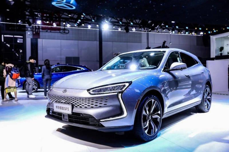 SUV赛力斯SF5图片 第2张