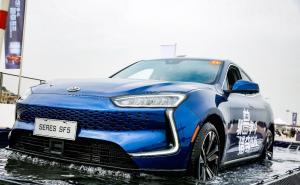 SUV赛力斯SF5图片 第4张