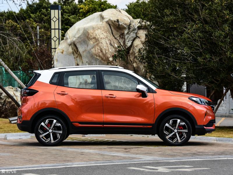 SUV长安CS15图片 第7张