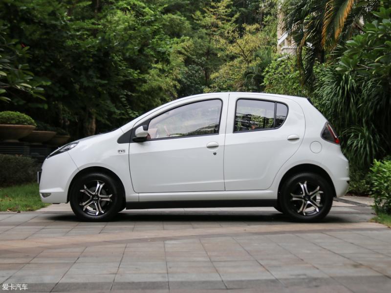 轿车裕路EV2图片 第3张