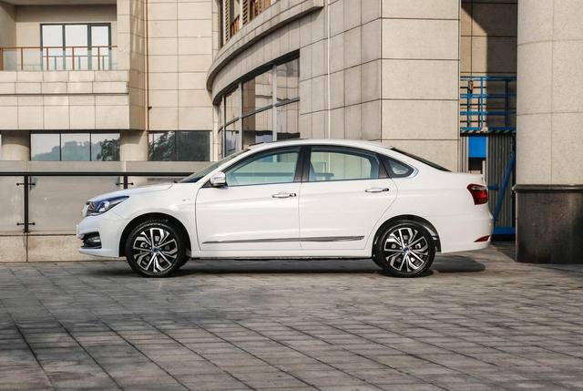 轿车富康ES500图片 第2张