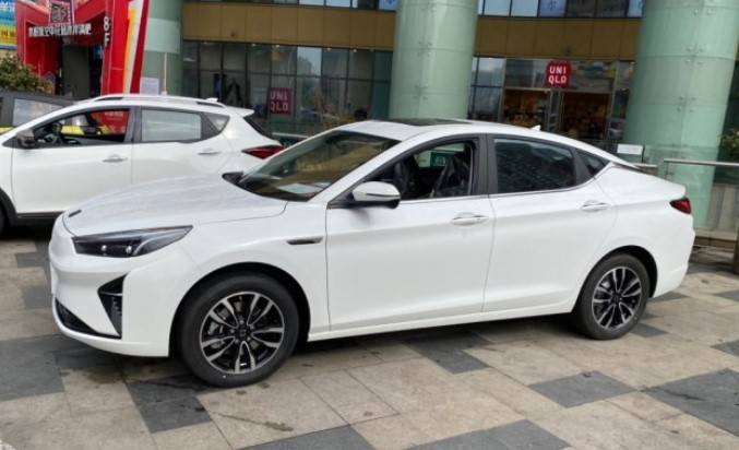 轿车思皓E50A图片 第2张