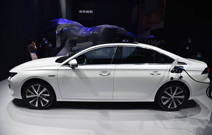 轿车标致508L PHEV图片 第9张