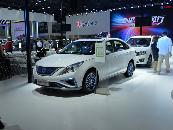 轿车风行S50 EV图片 第3张