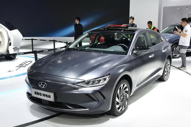 轿车菲斯塔 纯电动图片 第1张