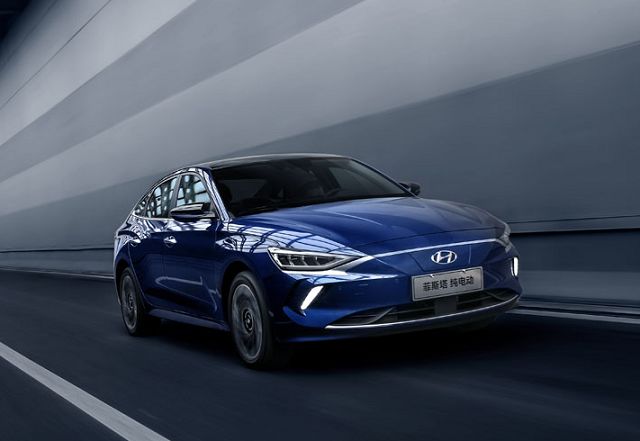 轿车菲斯塔 纯电动图片 第2张