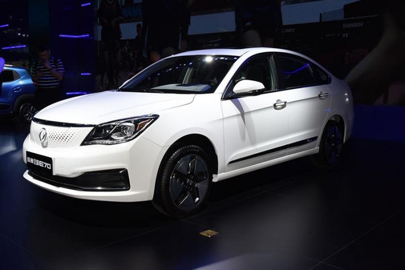 轿车风神E70图片 第8张