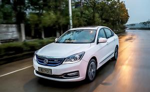 轿车风神E70图片 第10张