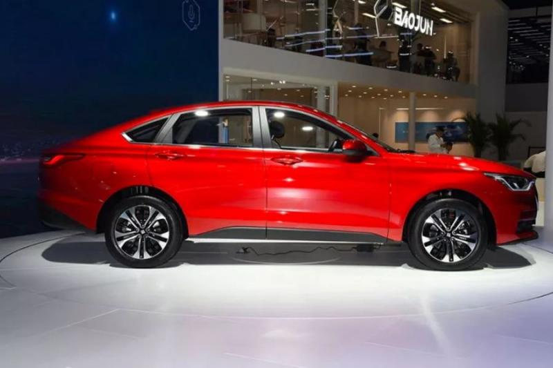 轿车宝骏RC-6图片 第5张