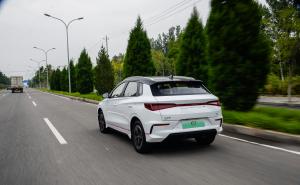 轿车比亚迪e2图片 第2张
