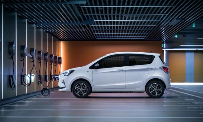 轿车奔奔E-Star图片 第9张