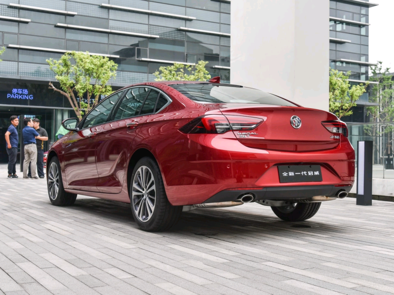 轿车君威图片 第5张