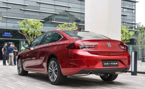 轿车君威图片 第5张