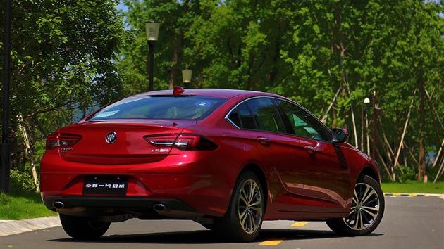 轿车君威图片 第6张