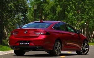 轿车君威图片 第6张