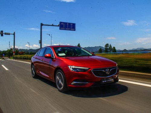 轿车君威图片 第7张