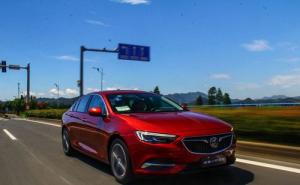 轿车君威图片 第7张